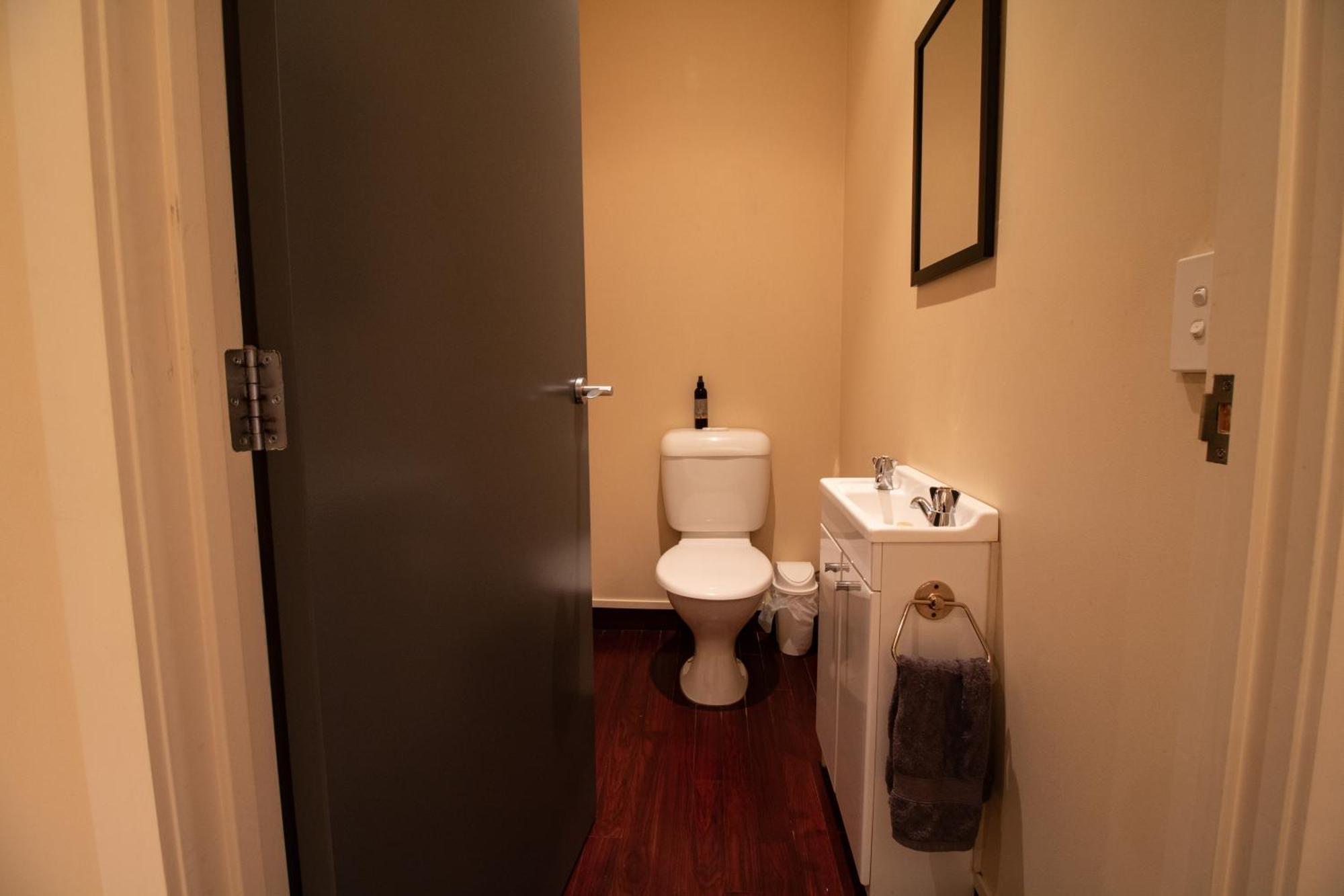 Large Luxury Apartment Located Right In Town Lago Lago Taupo Exterior foto