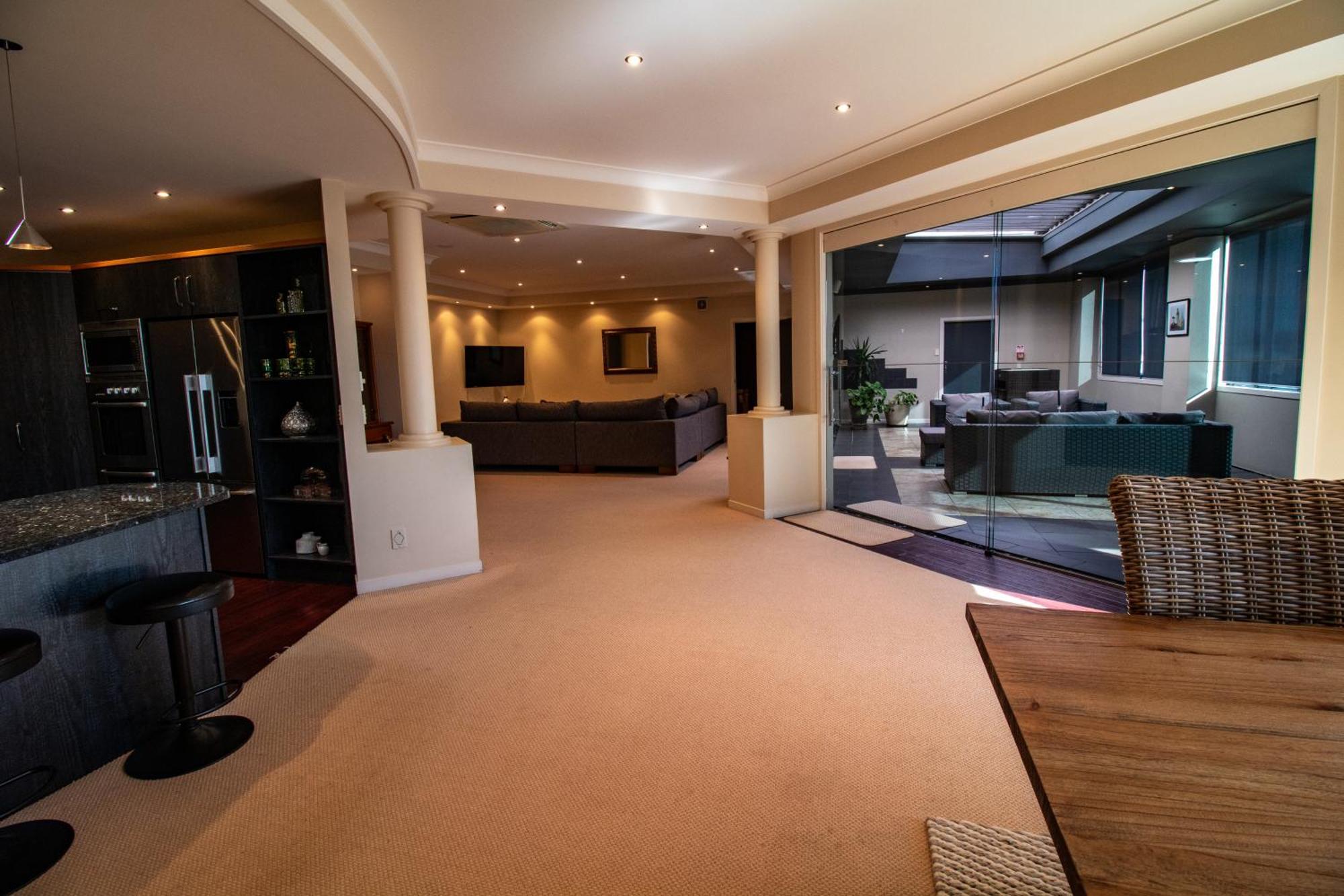 Large Luxury Apartment Located Right In Town Lago Lago Taupo Exterior foto